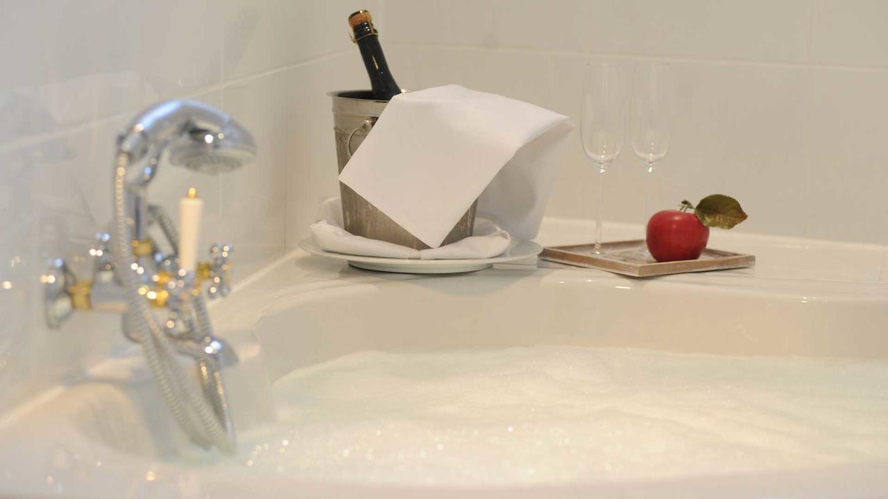 Schlosshotel Neckarbischofsheim Ngoại thất bức ảnh