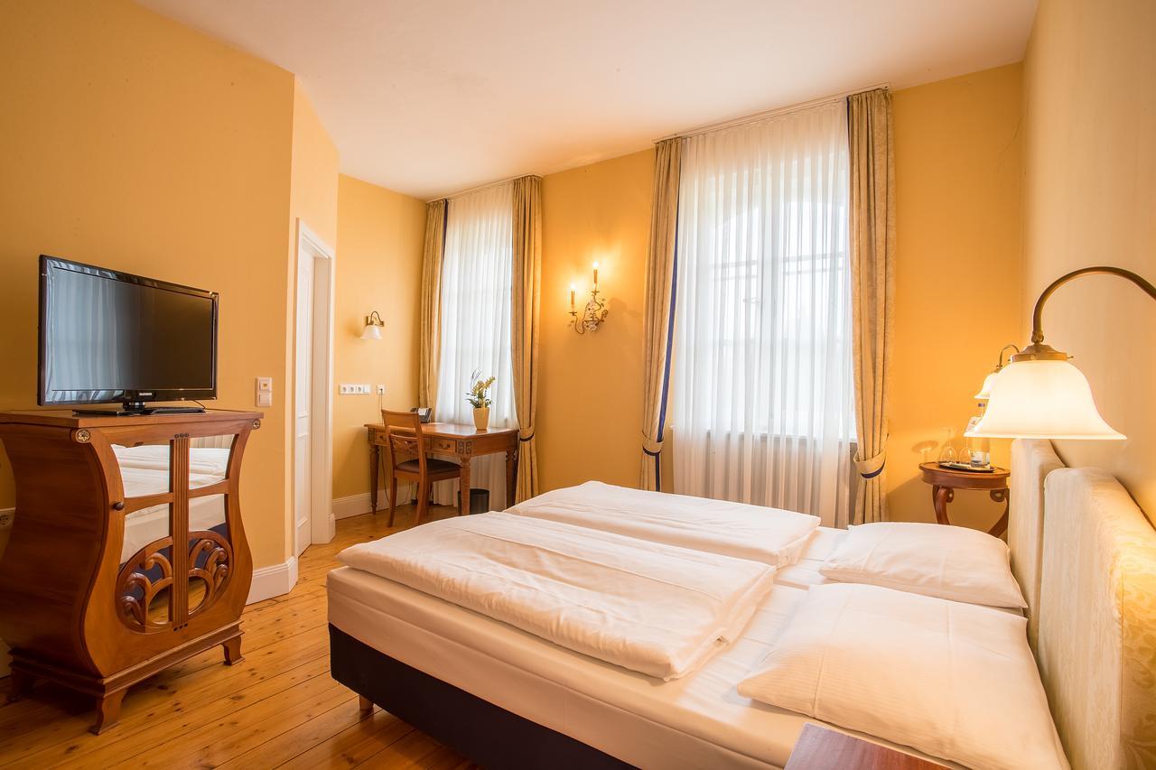 Schlosshotel Neckarbischofsheim Ngoại thất bức ảnh