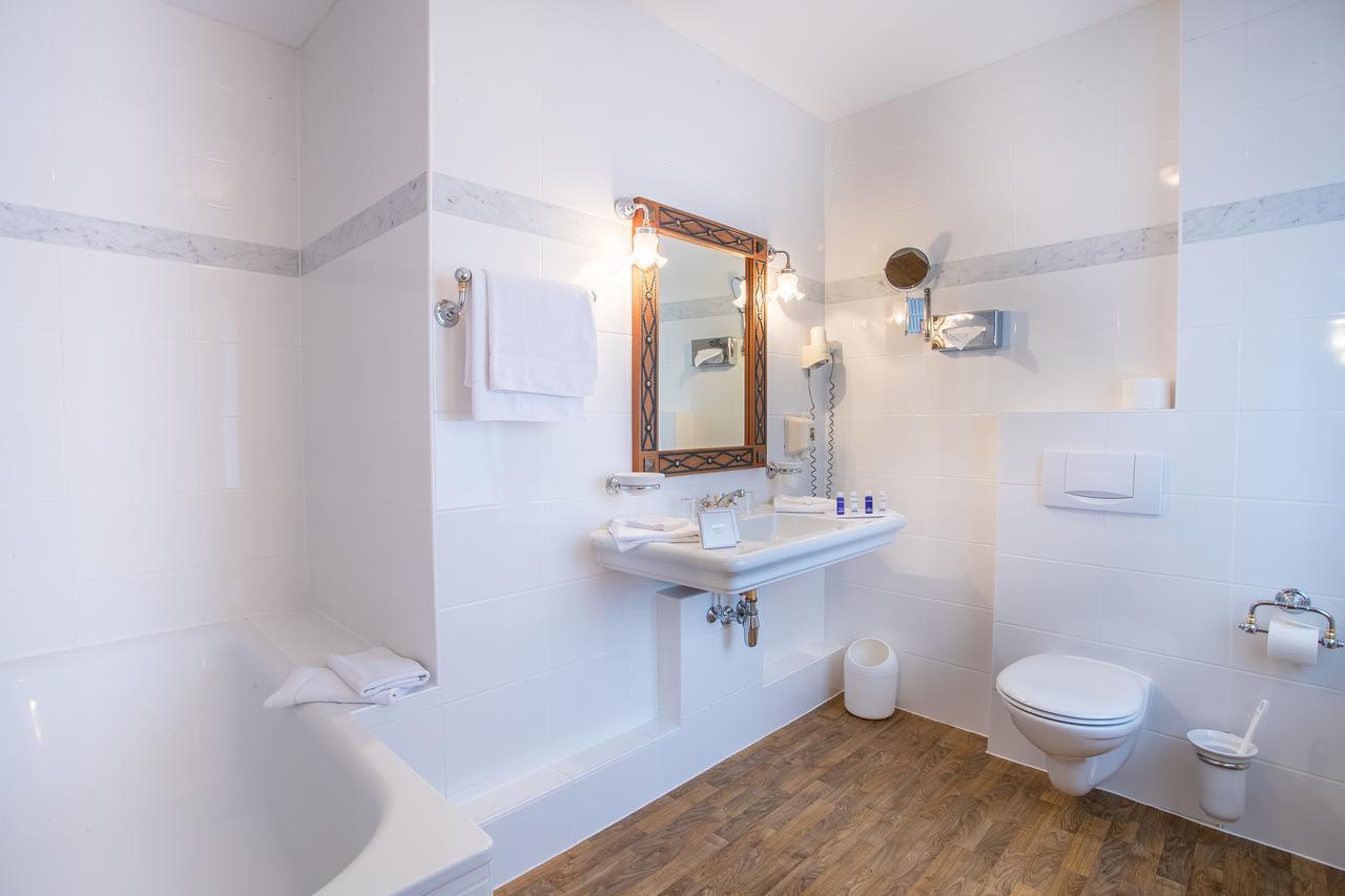 Schlosshotel Neckarbischofsheim Ngoại thất bức ảnh